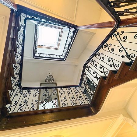 Your Homestay In A Bibliophile Mansion Antwerp Exterior photo